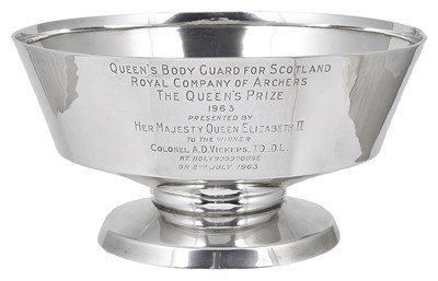 Lot 329 - ROYAL: A SCOTTISH SILVER PRIZE BOWL