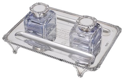 Lot 346 - AN EDWARD VII SILVER INKSTAND