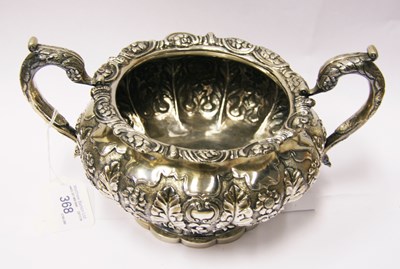 Lot 368 - AN IRISH GEORGE IV SILVER SUGAR BOWL