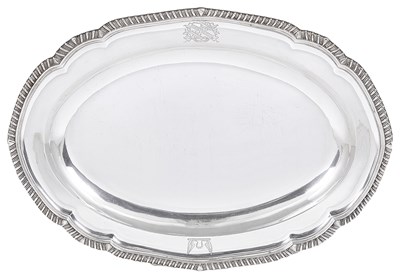 Lot 384 - A GEORGE III SILVER MEAT DISH