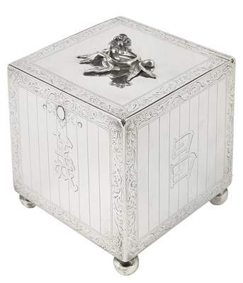 Lot 394 - A GEORGE III SILVER TEA TUB (CADDY)