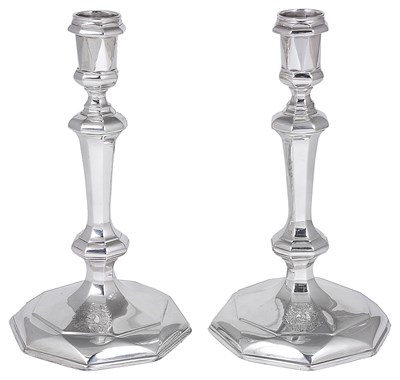 Lot 404 - A PAIR OF GEORGE I SILVER CANDLESTICKS