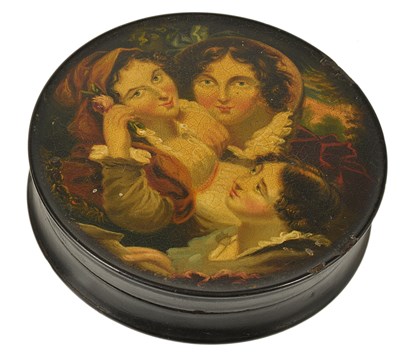 Lot 442 - AN ENGLISH BLACK LACQUER SNUFF BOX