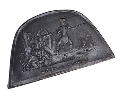 Lot 448 - A 'NAPOLEON'S HAT' HORN SNUFF BOX