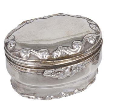 Lot 481 - A SILVER SNUFF BOX