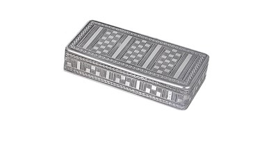 Lot 495 - AN AUSTRIAN SILESIA SILVER SNUFF BOX