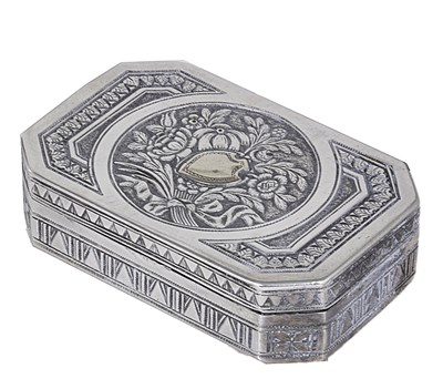 Lot 496 - AN AUSTRIAN SILVER SNUFF BOX