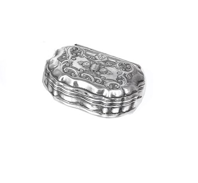 Lot 502 - A SILVER SNUFF BOX