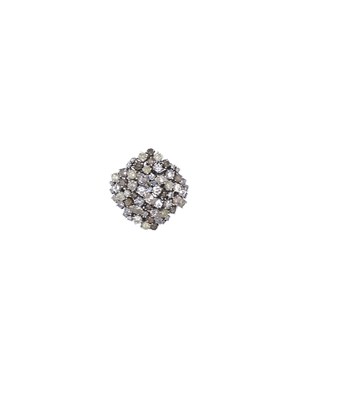 Lot 550 - DIAMOND DRESS RING