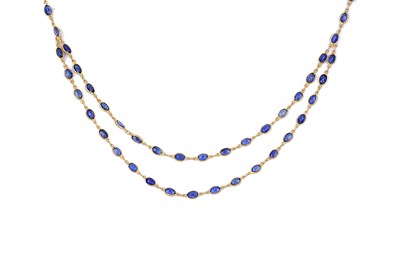 Lot 586 - EIGHTEEN CARAT GOLD AND SAPPHIRE NECKLACE