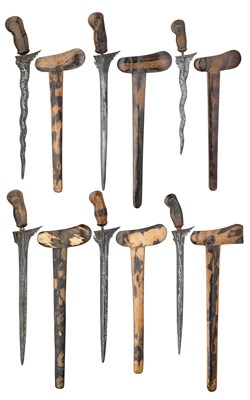 Lot 13 - THREE JAVANESE SHORTSWORDS (KERIS), LATE 19TH/20TH CENTURY