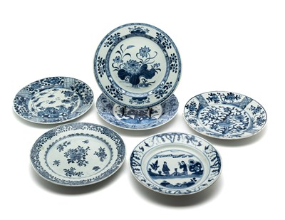 Lot 24 - A GROUP OF SIX CHINESE BLUE AND WHITE PLATES, 18TH CENTURY