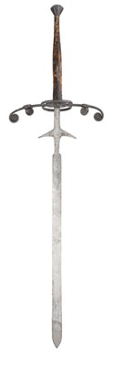 Lot 86 - â€¡ A FINE SOUTH GERMAN TWO-HAND SWORD FOR THE UBERLINGEN TOWN GUARD