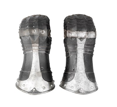 Lot 156 - â€¡ A PAIR OF GERMAN MITTEN GAUNTLETS WITH BLACK AND WHITE DECORATION
