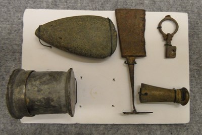 Lot 184 - A MISCELLANEOUS GROUP OF ANTIQUITIES