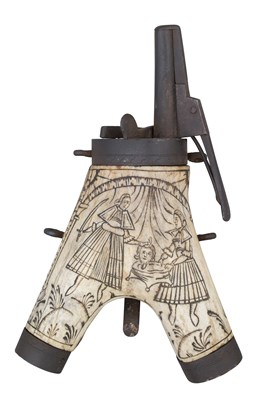 Lot 204 - A GERMAN POWDER-FLASK