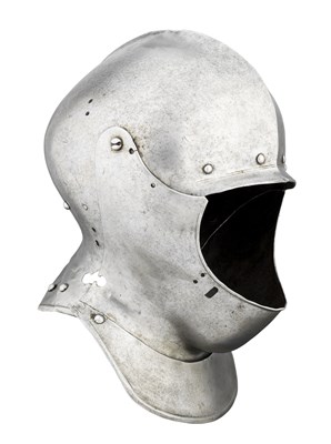 Lot 281 - A GERMAN CLOSE HELMET FOR HEAVY FIELD USE