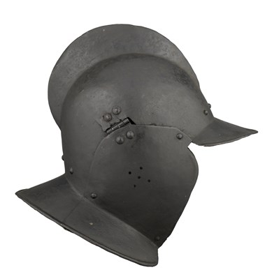 Lot 285 - A SOUTH GERMAN BURGONET