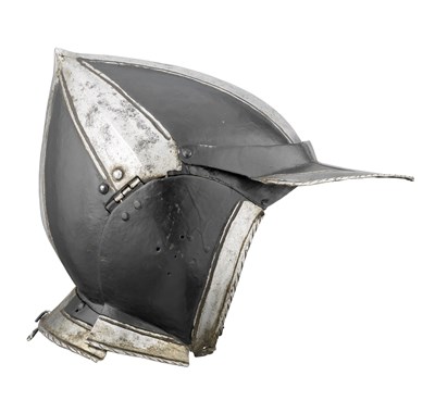 Lot 301 - A GERMAN 'BLACK AND WHITE' BURGONET