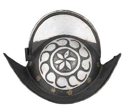 Lot 308 - NORTH GERMAN 'BLACK AND WHITE' COMB MORION