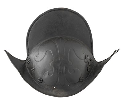 Lot 310 - GERMAN COMB MORION WITH EMBOSSED DECORATION IN THE 'BLACK AND WHITE' FASHION