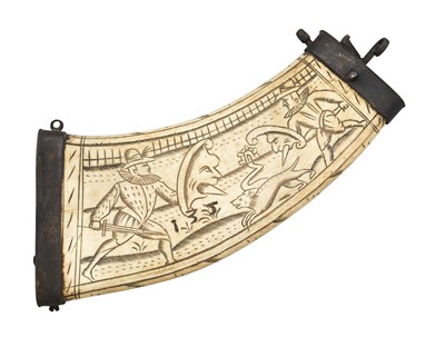 Lot 350 - A GERMAN ENGRAVED COWHORN POWDER-FLASK