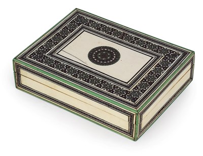 Lot 5 - AN INDIAN COLONIAL SADELI MOSAIC AND IVORY BOX AND COVER