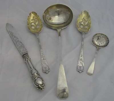 Lot 28 - AN EDWARDIAN SILVER SOUP LADLE