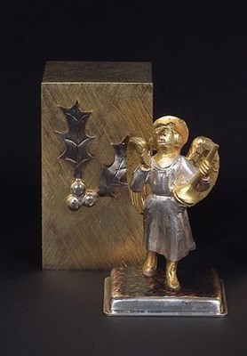 Lot 46 - HARK THE HERALD ANGELS SING: A PARCEL-GILT-SILVER CHRISTMAS CAROL BOX