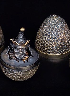 Lot 55 - A SILVER-GILT 'SURPRISE' EGG