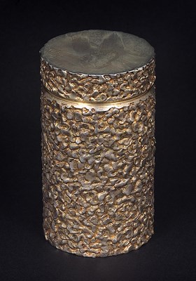 Lot 72 - A PARCEL-GILT-SILVER CYLINDRICAL JAR AND COVER