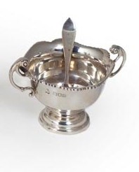 Lot 88 - A SET OF FOUR EDWARDIAN SILVER SALT CELLARS WITH SPOONS