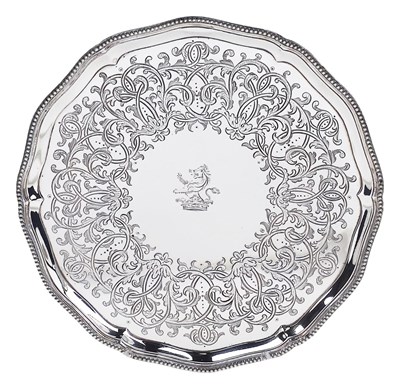 Lot 124 - A GEORGE III SILVER SALVER