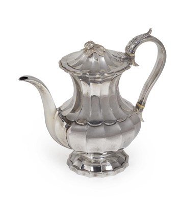 Lot 127 - A GEORGE IV SILVER COFFEE POT