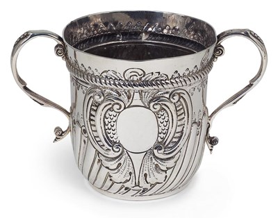 Lot 174 - A GEORGE II SILVER PORRINGER