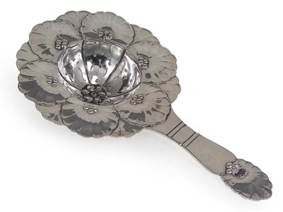 Lot 184 - A NORWEGIAN SILVER TEA STRAINER