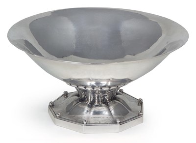 Lot 185 - A DANISH SILVER DISH