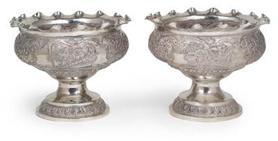 Lot 193 - A PAIR OF INDIAN SILVER PEDESTAL FRUIT BOWLS