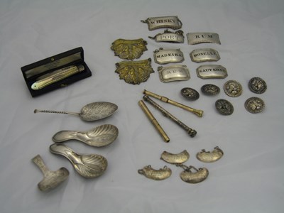 Lot 211 - A COLLECTION OF ASSORTED SMALLWORKS