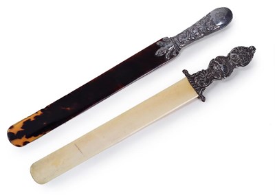 Lot 215 - A VICTORIAN SILVER AND TORTOISESHELL PAPER KNIFE