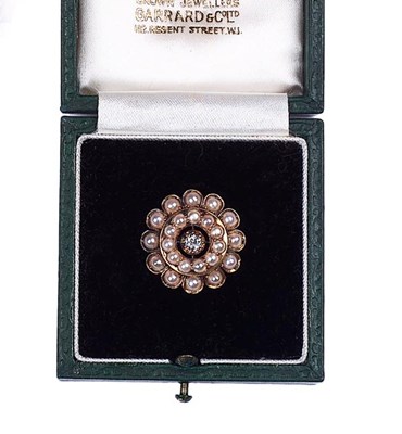 Lot 276 - A CULTURED PEARL AND DIAMOND BROOCH/PENDANT