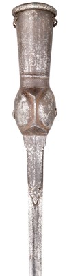 Lot 73 - AN INDIAN GAUNTLET SWORD (PATA), 18TH CENTURY