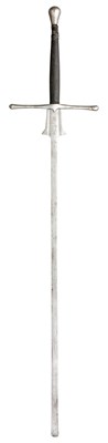 Lot 172 - A VERY RARE TWO-HAND SWORD (FEDERSCHWERT) FOR USE IN THE FECHTSCHULEN