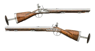 Lot 293 - A FINE PAIR OF 44-BORE GERMAN FLINTLOCK HORSEMAN'S SPORTING CARBINES BY IEAN HENERICH ALBRECHT A DAR
