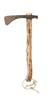 Lot 361 - A FIGHTING AXE