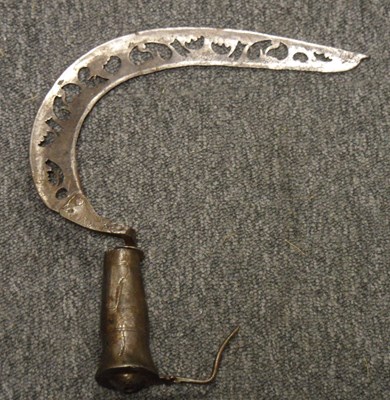 Lot 27 - A SICKLE