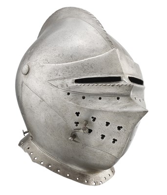 Lot 173 - **A SOUTH GERMAN CLOSE HELMET FOR HEAVY FIELD USE